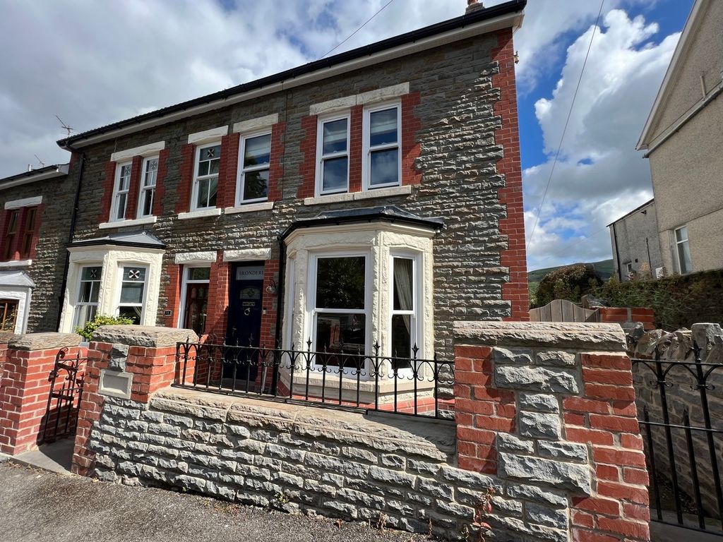4 bed semidetached house for sale in The Parade Ton Pentre , Pentre