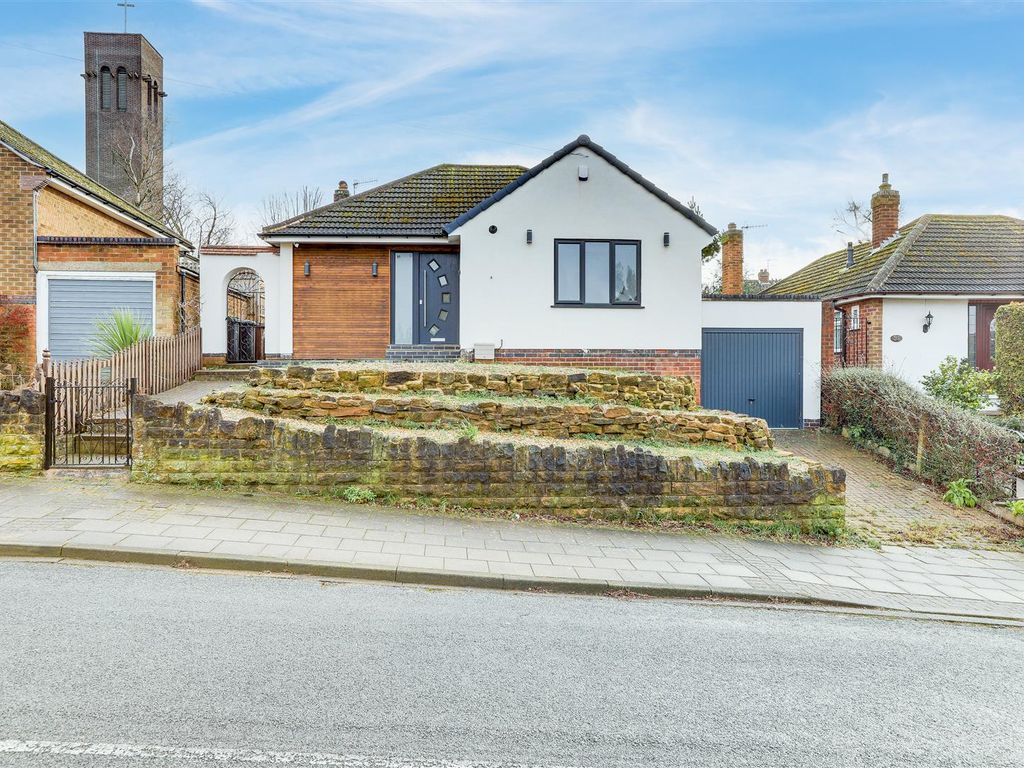 2 bed detached bungalow to rent in Longridge Road, Woodthorpe