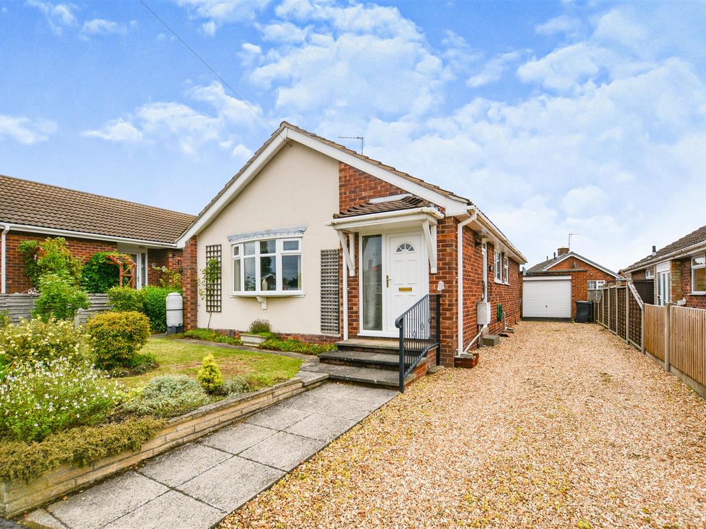 2 bed detached bungalow for sale in Gravel Pit Road, Scotter
