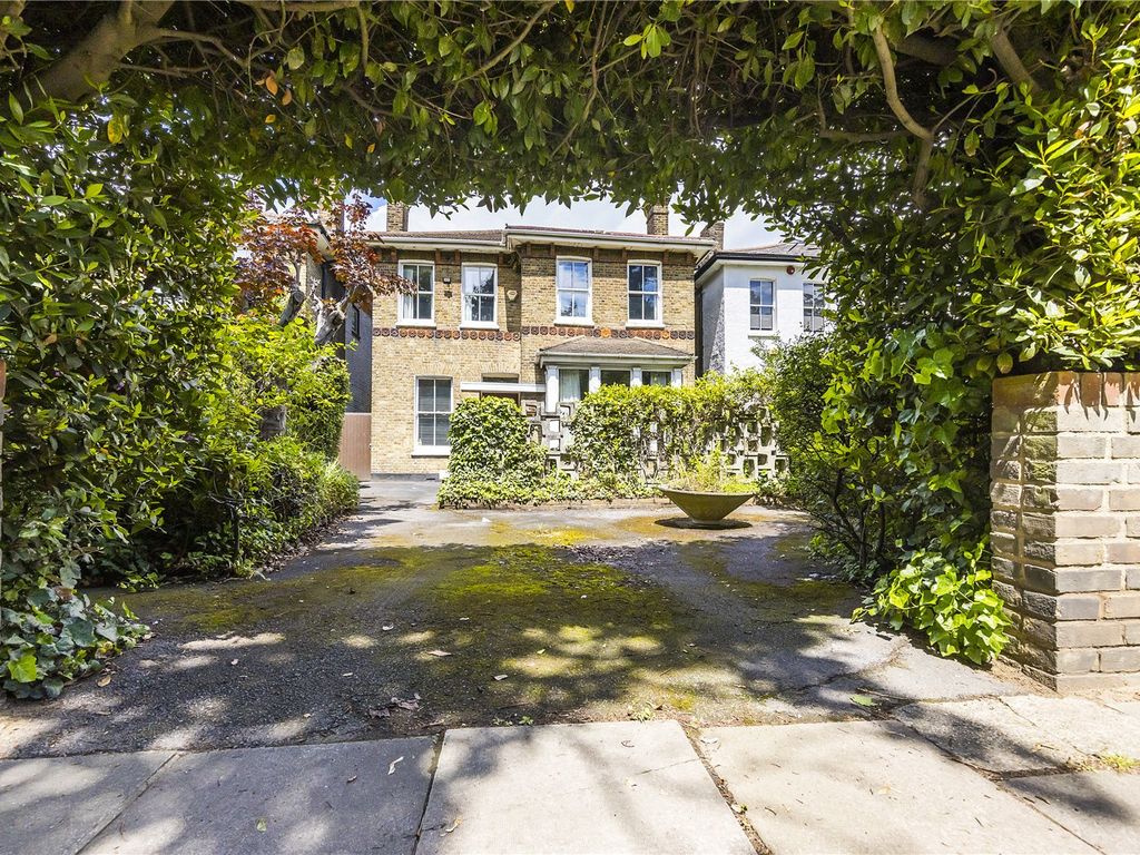 5 bed detached house for sale in Hervey Road, London SE3, £1,300,000
