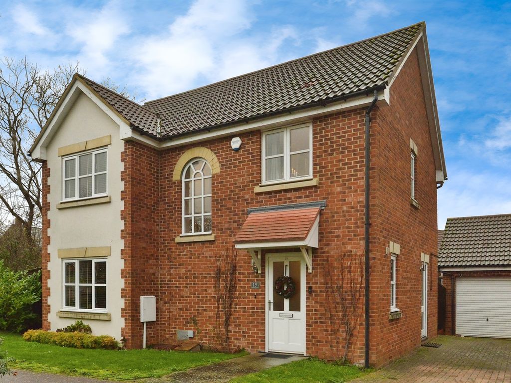 4 bed detached house for sale in Otterburn Crescent, Oakhill, Milton