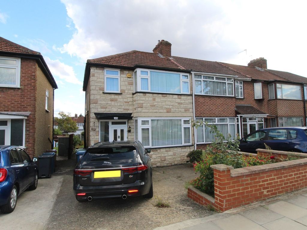 3 bed end terrace house for sale in Mollison Way, Edgware HA8 Zoopla