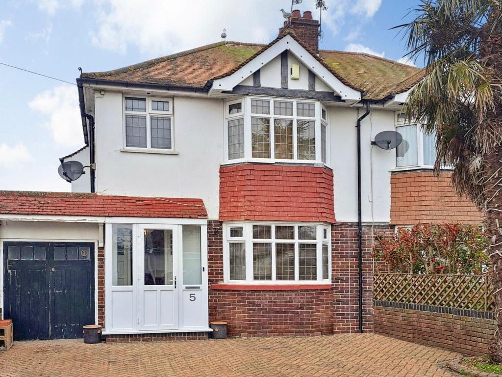 3 bed semidetached house for sale in Sussex Gardens, Birchington, Kent