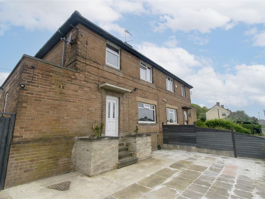 3 bed terraced house to rent in Orchard Grove, Greengates, Bradford