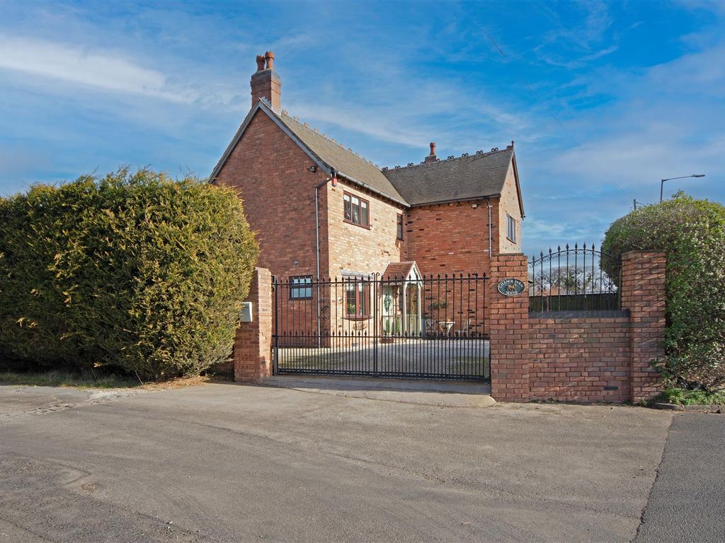 3 bed detached house for sale in Kingsbury Road, Curdworth, Sutton