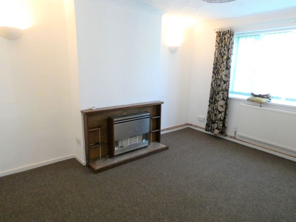 4 bed semidetached house to rent in North Road, Bedfont, Feltham TW14