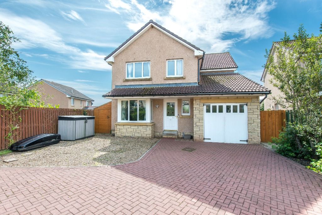 4 bed detached house to rent in Glenury Close, Stonehaven