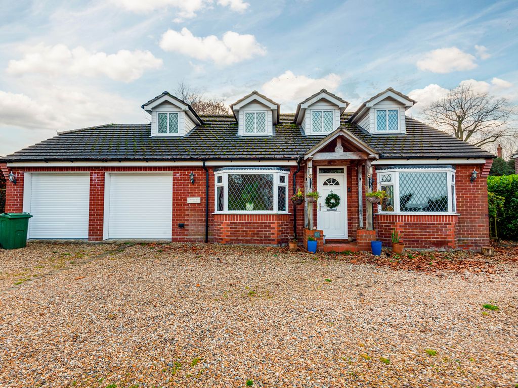 4 bed detached house for sale in Norley Road, Cuddington, Northwich CW8