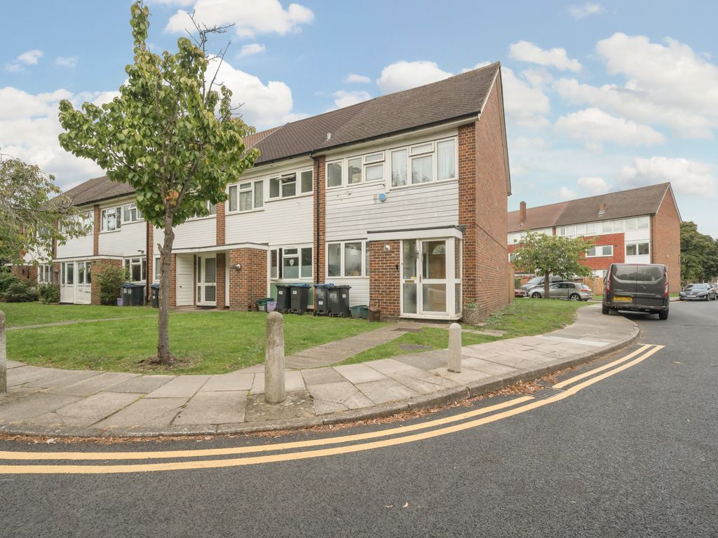 3 bed end terrace house for sale in Brookfields Avenue, Mitcham CR4, £