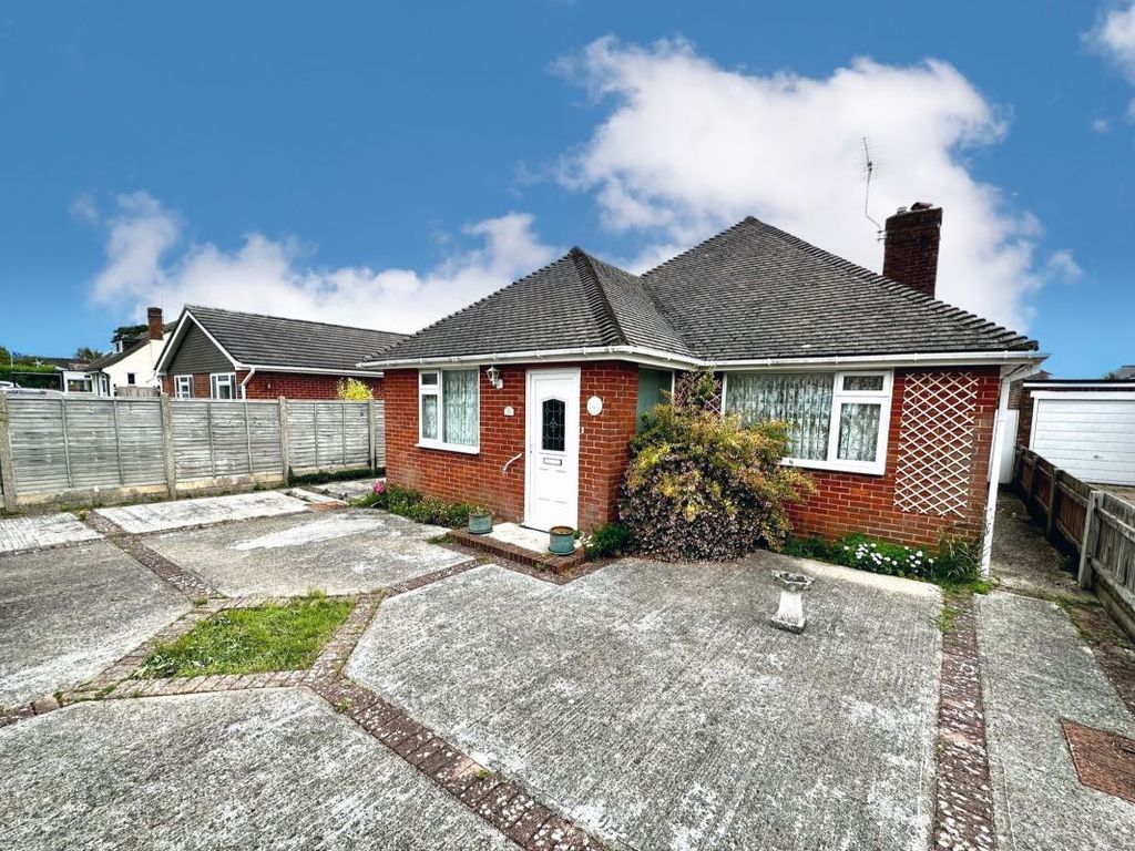 3 bed detached bungalow for sale in 20 Sea Lane Gardens, Ferring