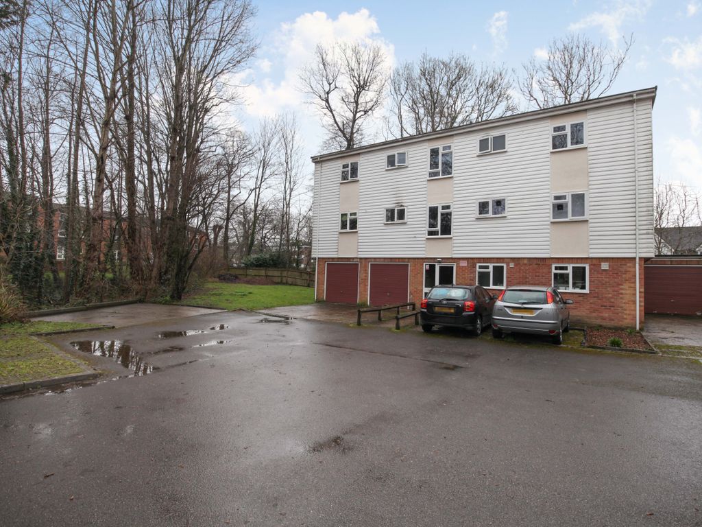 1 bed flat for sale in Blackbridge Lane, Horsham RH12 Zoopla