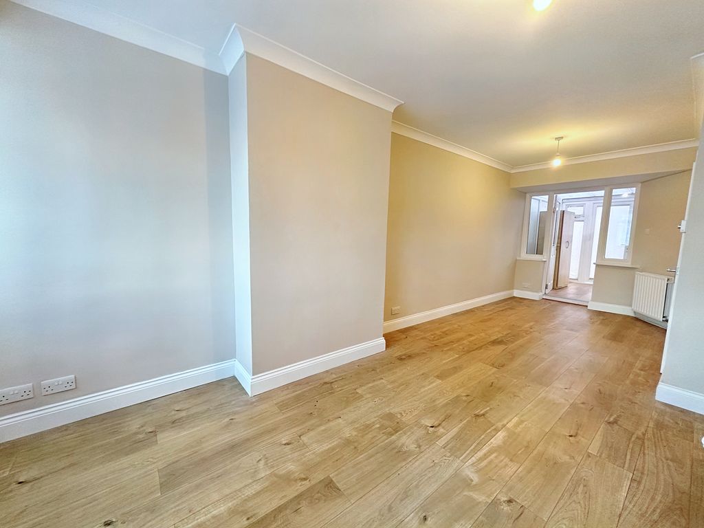 2 bed terraced house to rent in Warwick Crescent, Hayes, Greater London