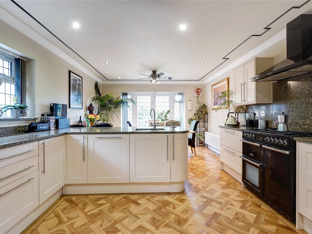 3 bed bungalow for sale in Amsbury Road, Coxheath, Maidstone, Kent ME17