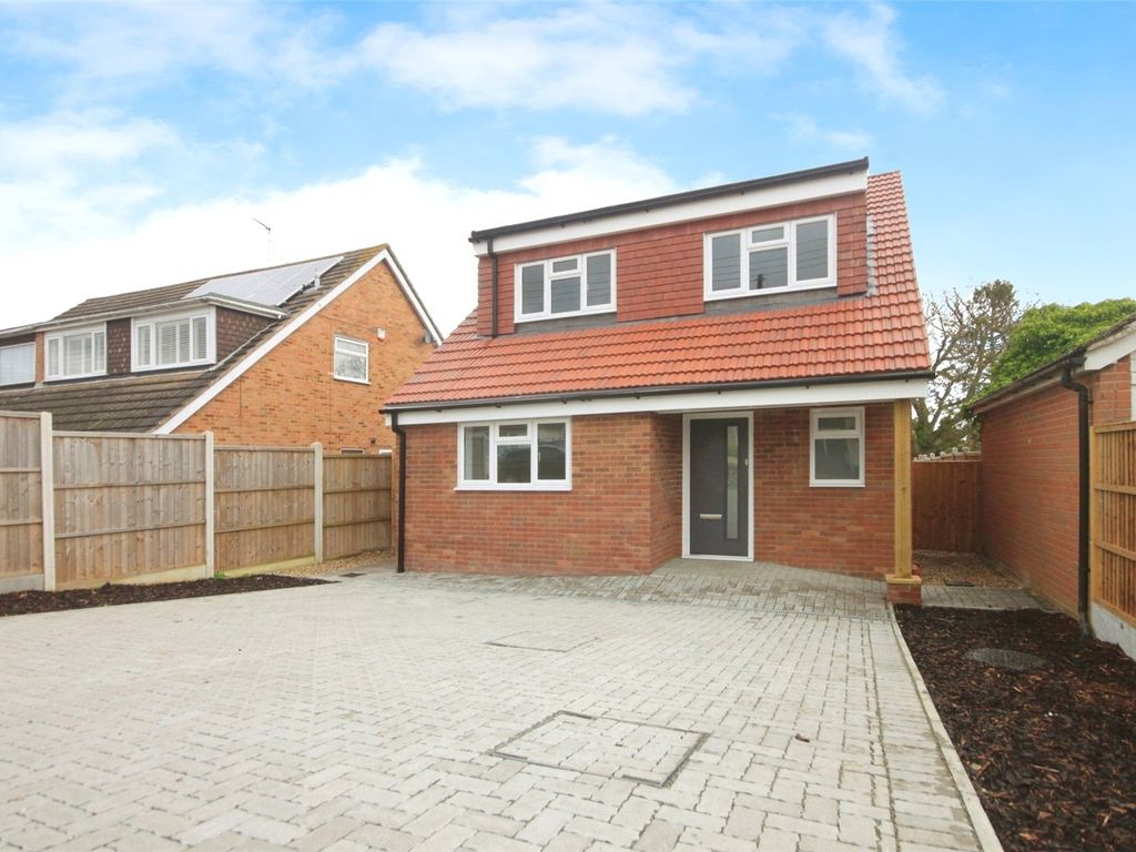 New home, 3 bed detached house for sale in Canewdon Gardens, Wickford, Essex SS11, £475,000 Zoopla