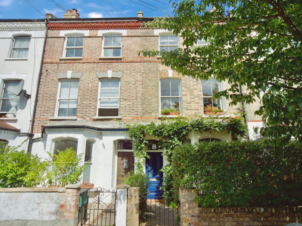 5 bed terraced house for sale in Mayton Street, London
