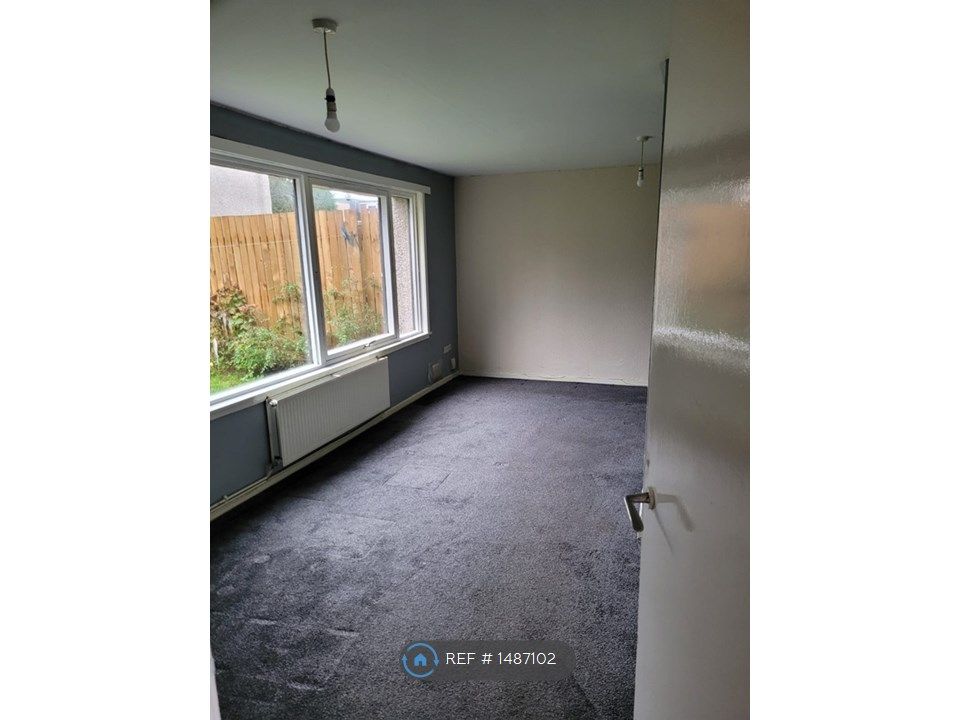 3 bed terraced house to rent in Glenhove Road, Cumbernauld, Glasgow G67