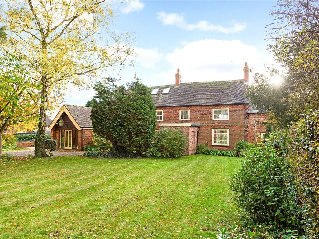 5 bed detached house for sale in Beauvale, Newthorpe, Nottingham NG16