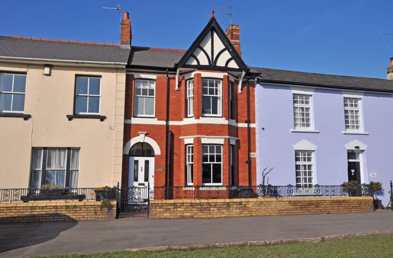 4 bed terraced house for sale in Substantial Property, Goldcroft Common