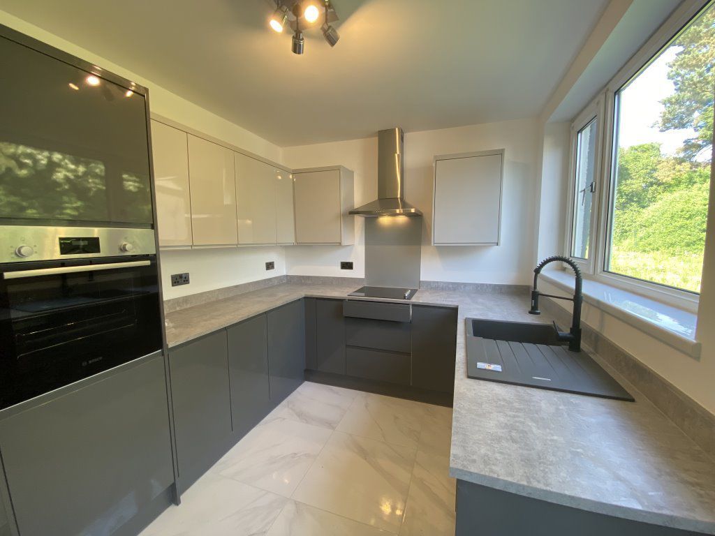 3 bed property to rent in Railway Tce, Fforestfach SA5 Zoopla