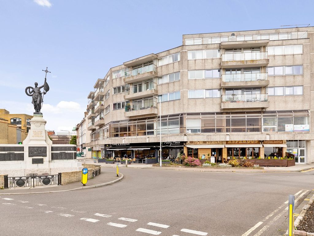 2 bed flat for sale in West Terrace, Folkestone CT20 Zoopla