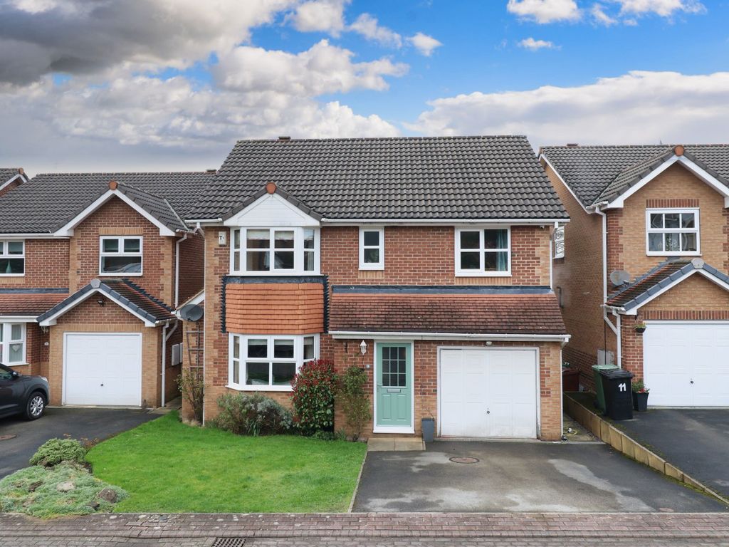 4 bed detached house for sale in Moorland View, Rodley, Leeds, West