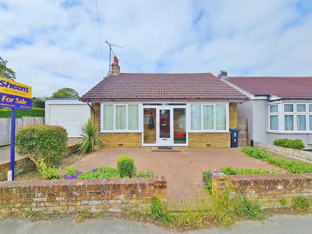 2 bed detached bungalow for sale in Kirby Road, Walton On The Naze CO14 Zoopla