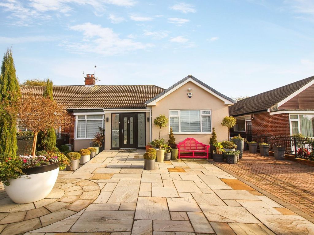 2 bed semidetached bungalow for sale in Briardene Crescent, Gosforth