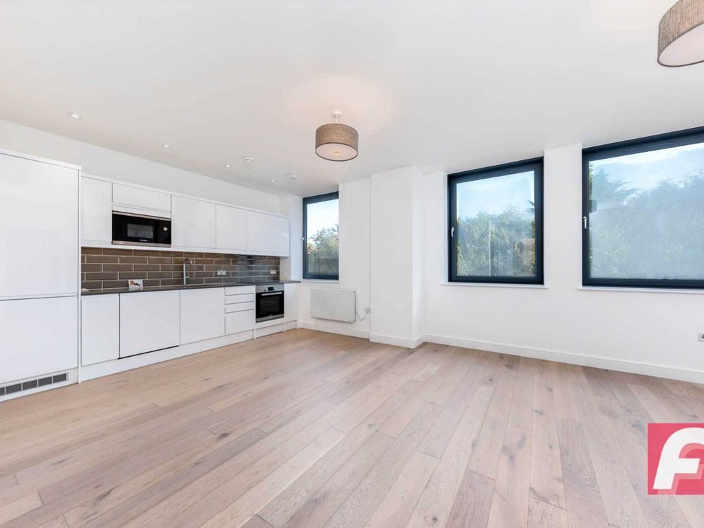 1 bed flat to rent in Aldenham Road, Bushey WD23, £1,500 pcm Zoopla