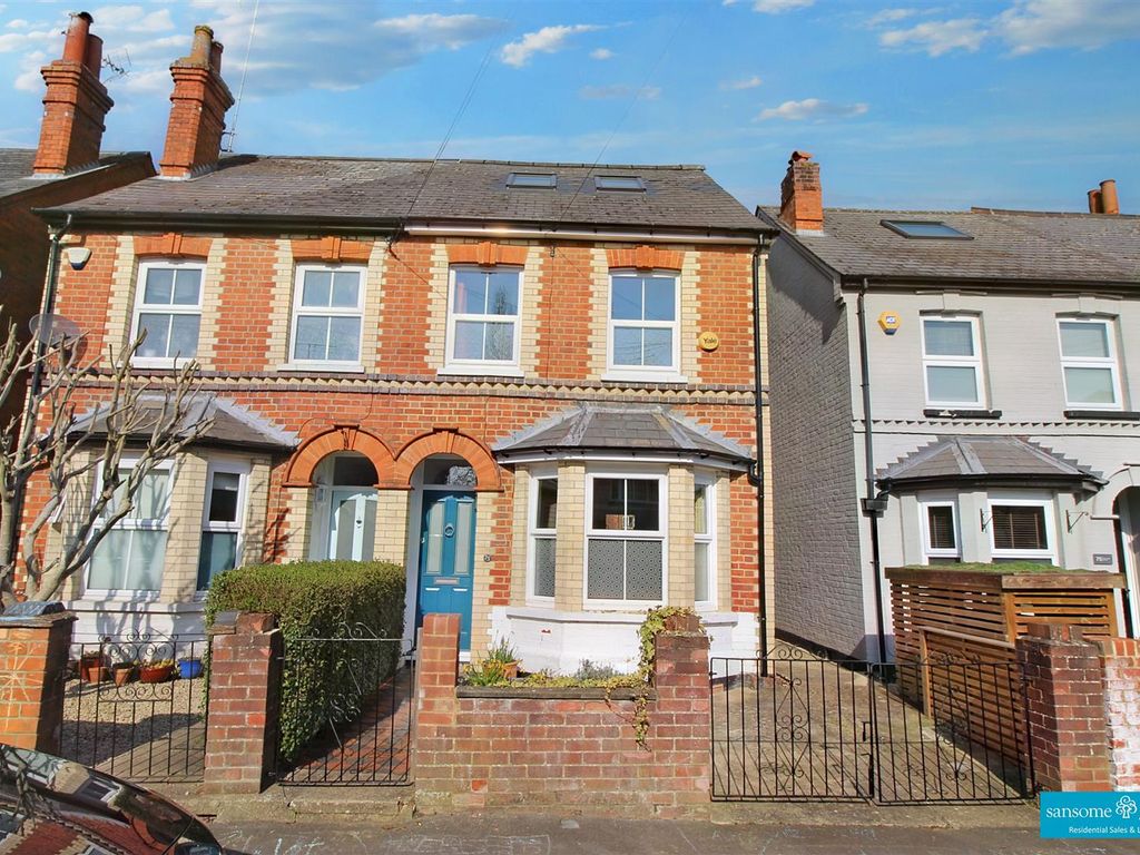 5 bed semidetached house for sale in Recreation Road, Tilehurst