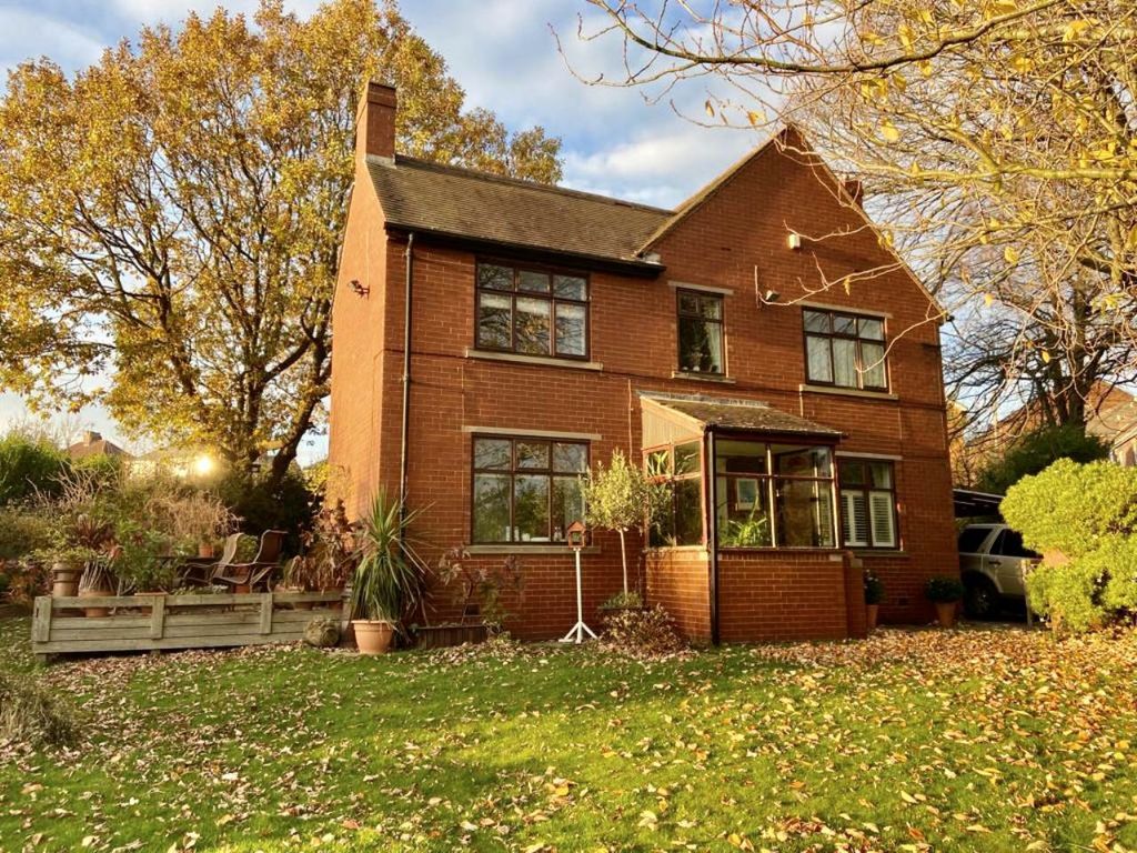 3 bed detached house to rent in Dunwell, South Grove Drive, Hoyland S74