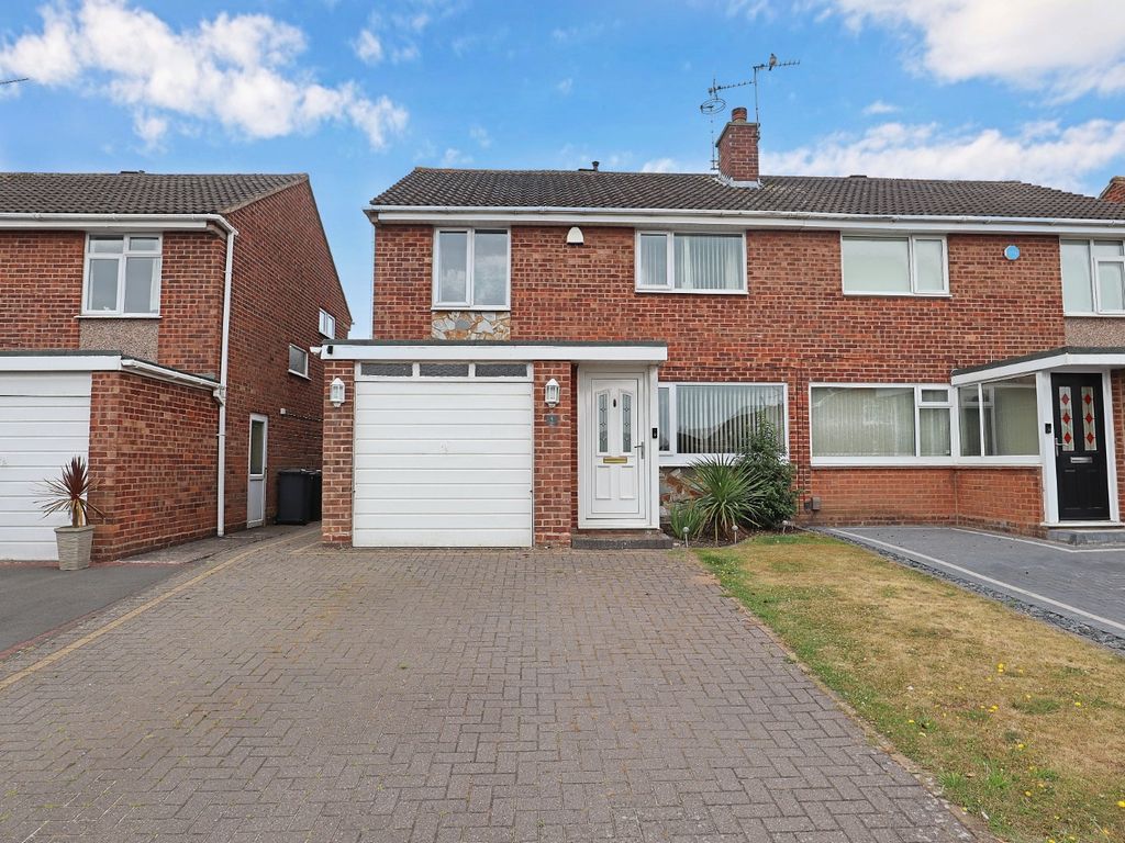 3 bed semidetached house for sale in Aster Close, Whitestone, Nuneaton