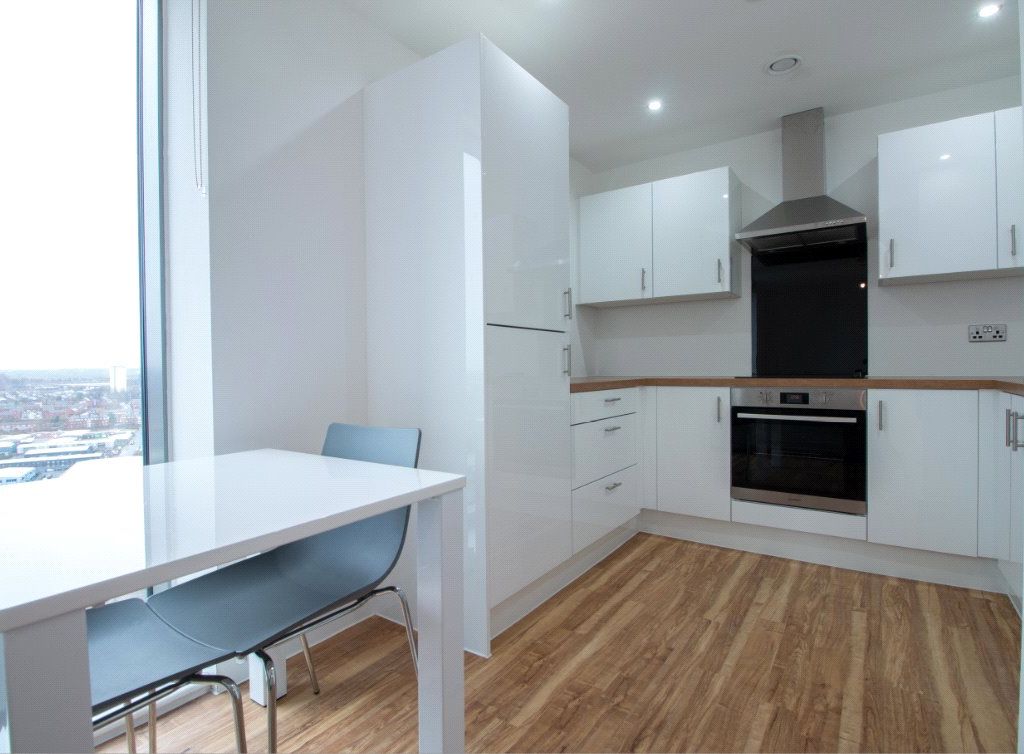 2 bed flat to rent in Media City, Michigan Point Tower B, 11 Michigan