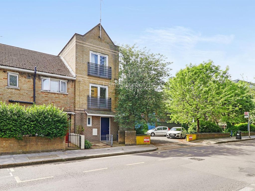 4 bed end terrace house for sale in Tredegar Road, London E3, £680,000