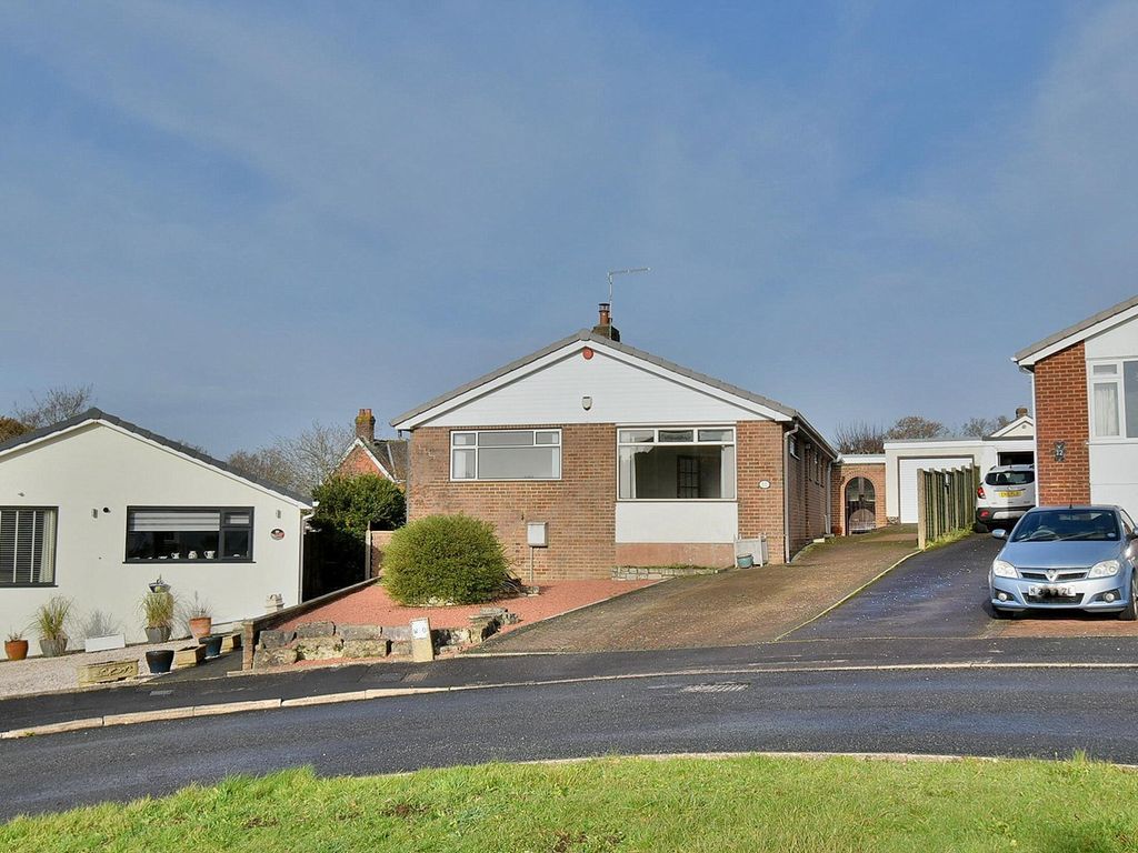 3 bed detached bungalow for sale in Paddock Close, Wimborne BH21, £