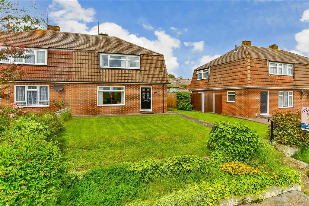 3 bed semidetached house for sale in Knights Road, Hoo, Rochester