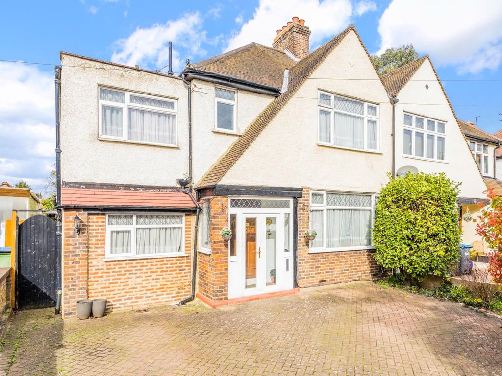 4 bed semidetached house for sale in Raeburn Avenue, Berrylands, Surbiton KT5 Zoopla