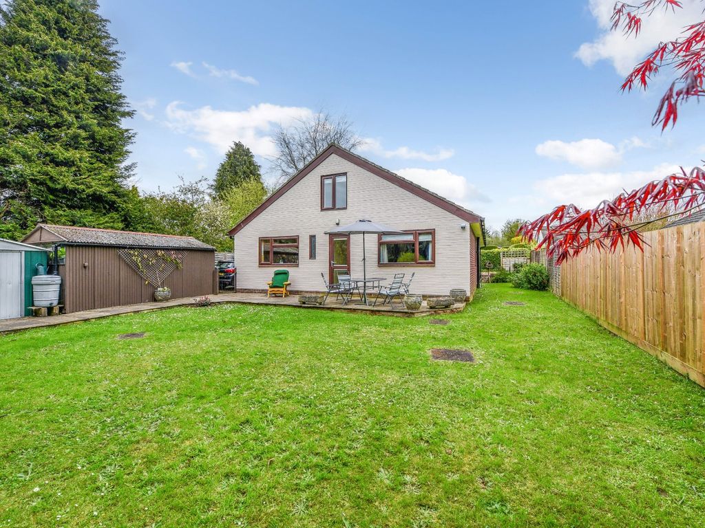 3 bed bungalow for sale in Bernard Avenue, Four Marks, Alton, Hampshire