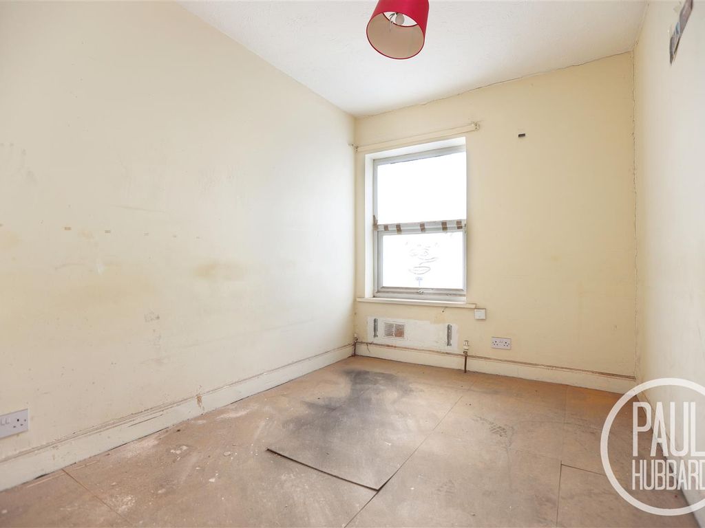 3 bed property for sale in Denmark Road, Lowestoft NR32, £250,000 Zoopla