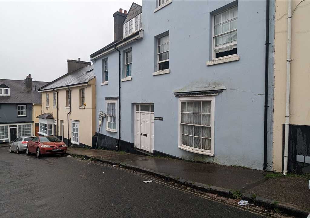 1 bed flat to rent in Farnborough House, 3 Warren Hill, Torquay TQ2, £