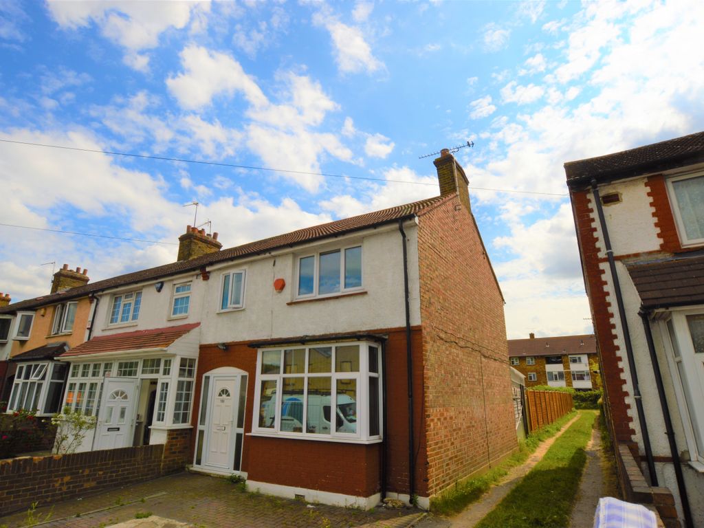 3 bed end terrace house for sale in Willow Tree Lane, Yeading, Hayes