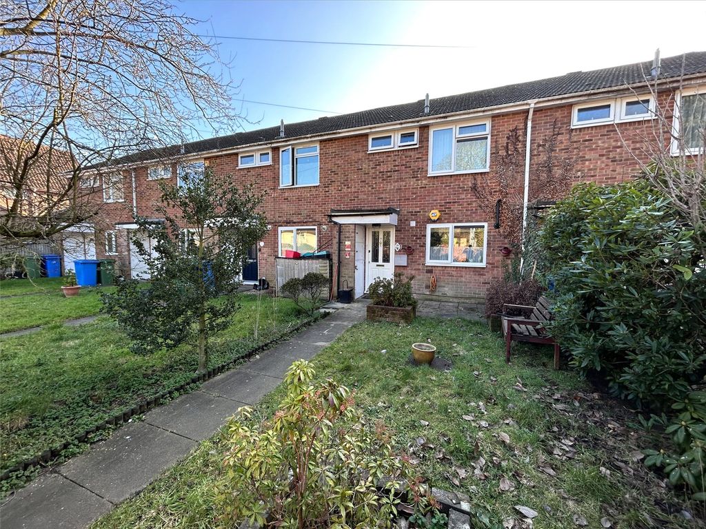 3 bed terraced house for sale in Redan Road, Aldershot, Hampshire GU12