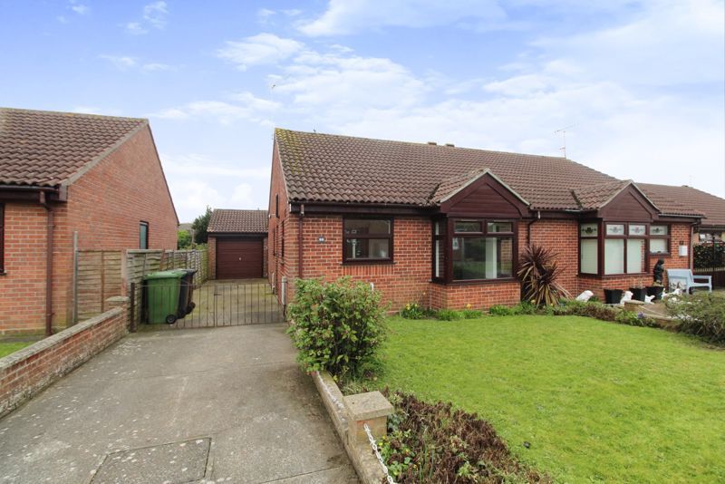 2 bed semidetached bungalow for sale in Blackbird Close, Bradwell