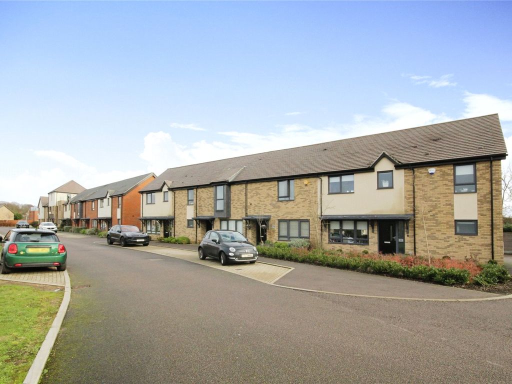 3 bed terraced house to rent in Park View, Chigwell IG7 Zoopla