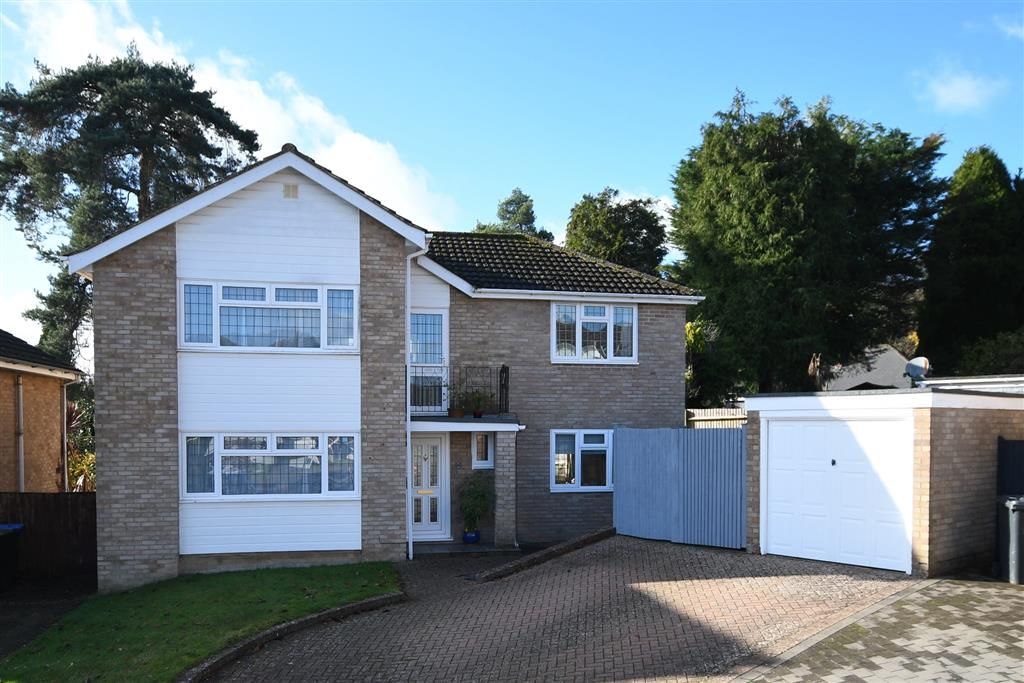 4 bed detached house for sale in Lynton Close, East Grinstead, West
