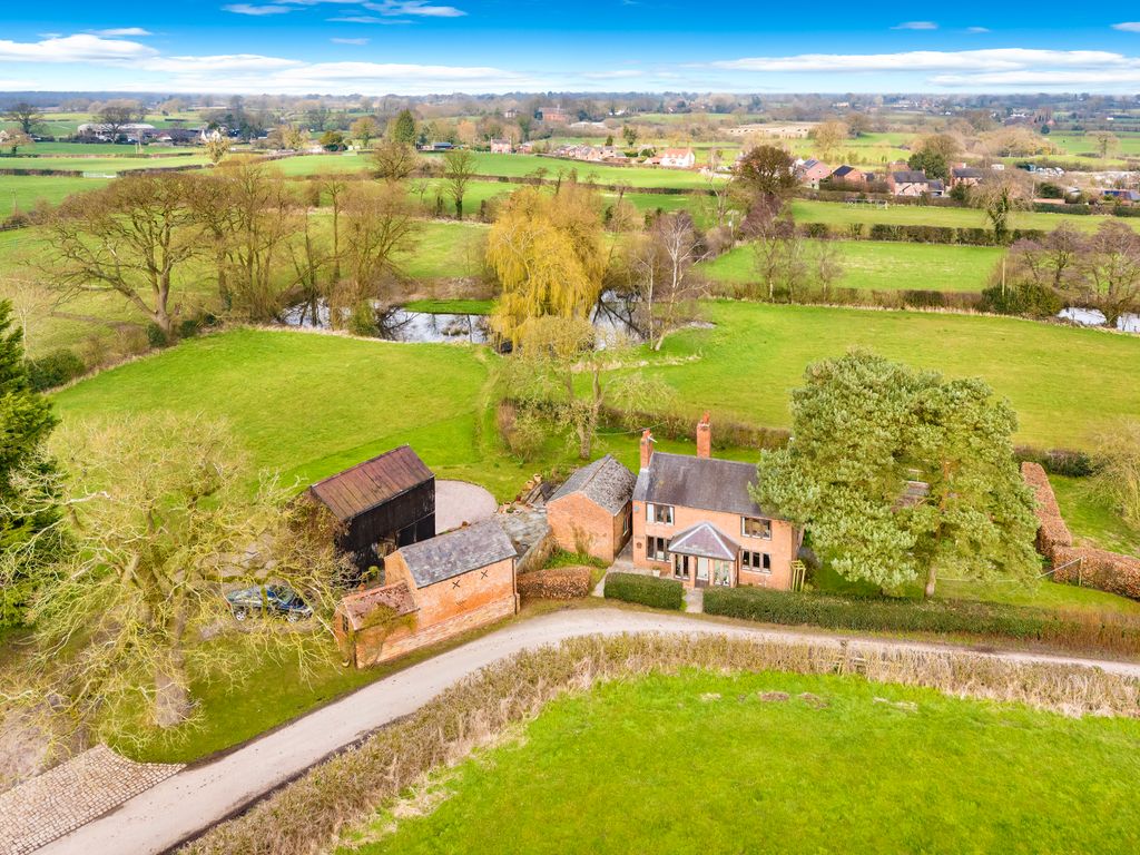 3 bed detached house for sale in Gilberts Lane, Whixall, Whitchurch