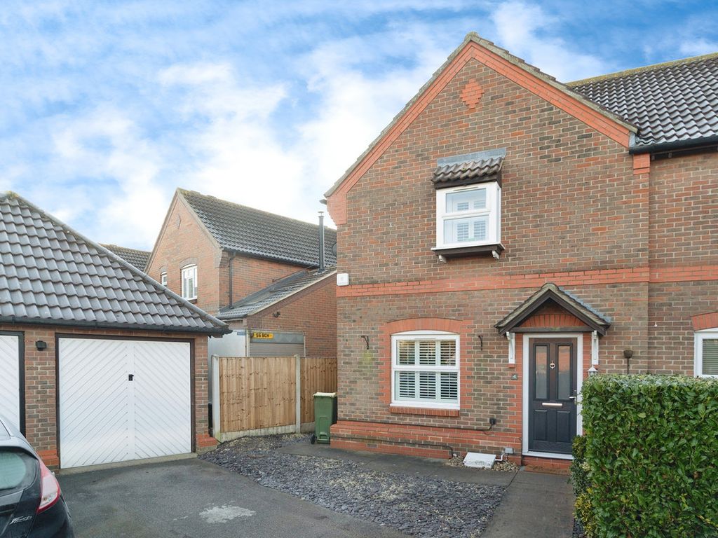 3 bed semidetached house for sale in Langham Drive, Rayleigh SS6, £