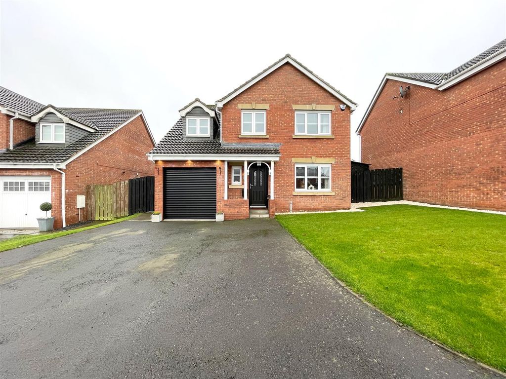 5 bed detached house for sale in Garnqueen Crescent, Glenboig