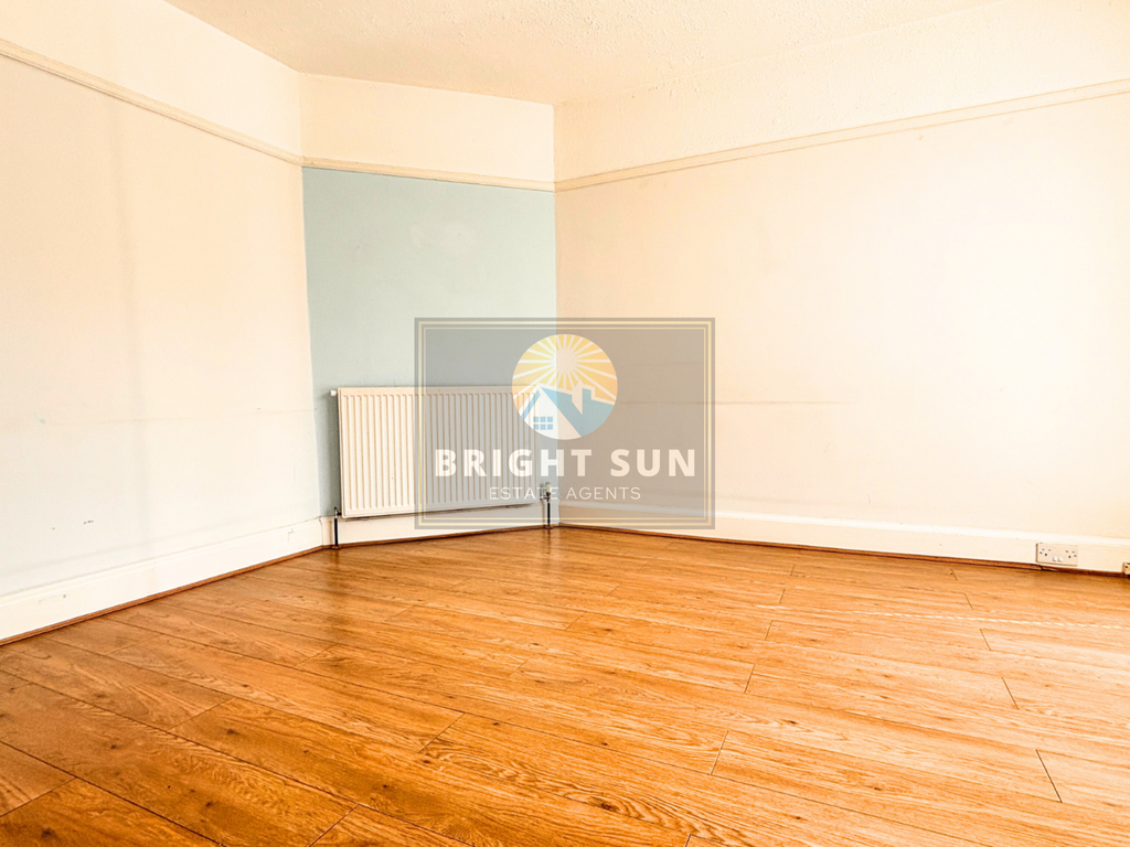 4 bed terraced house for sale in Albion Road, Hounslow TW3, £550,000