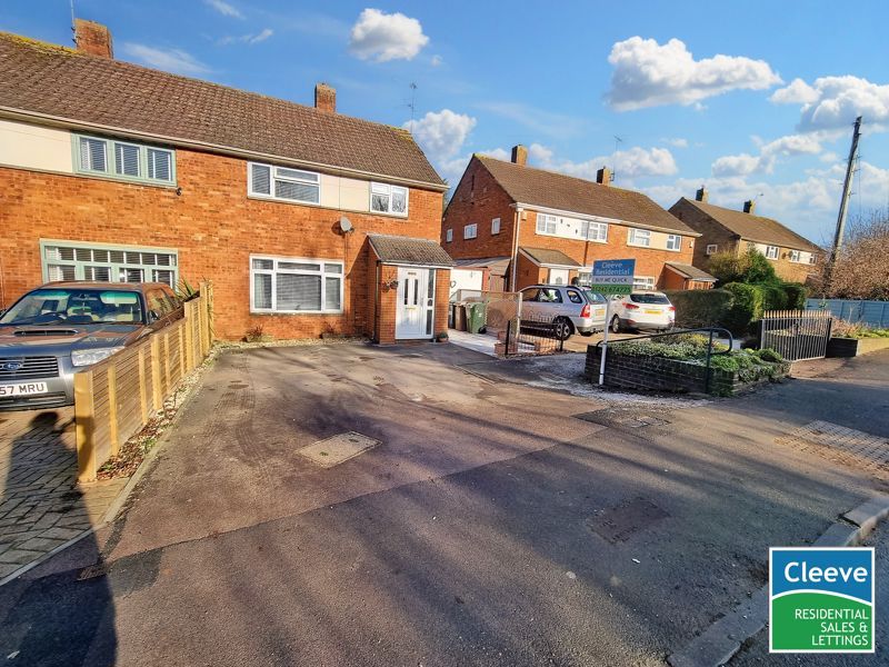 3 bed semidetached house for sale in Two Hedges Road, Cleeve