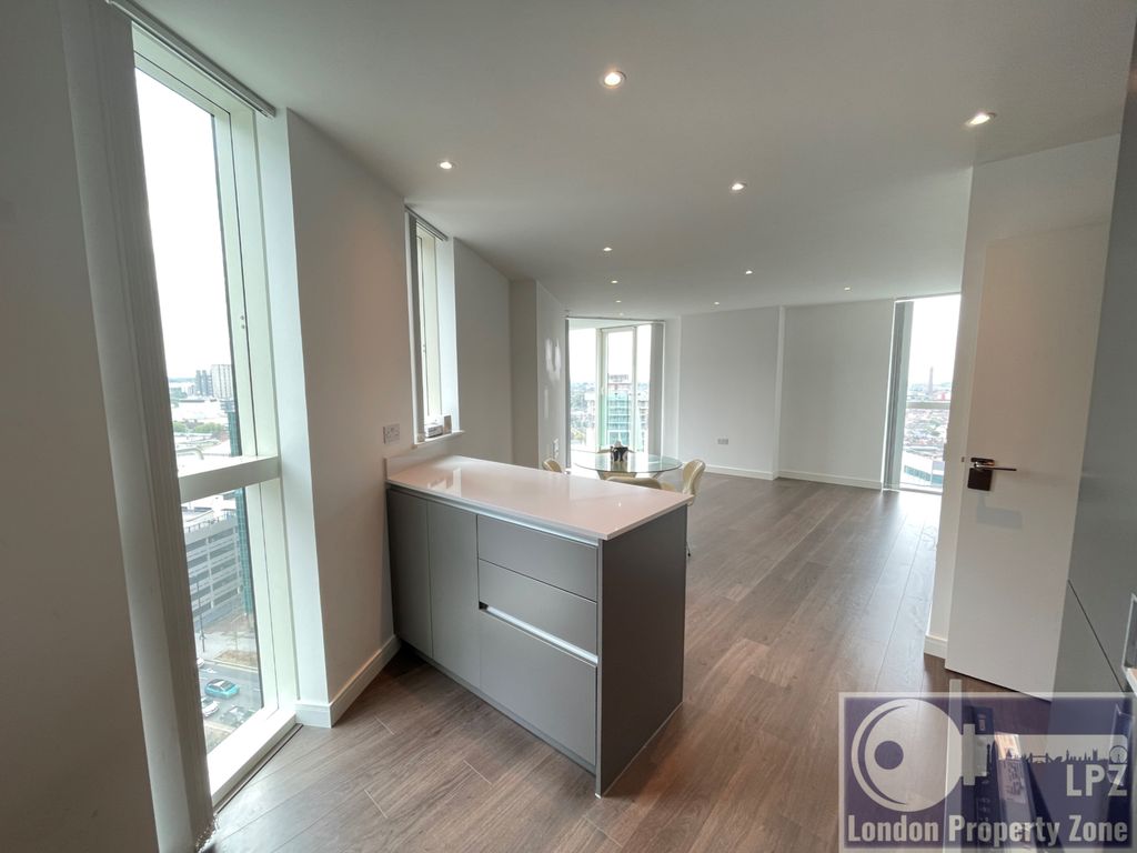 Wellesley Road / Saffron Central Square, Croydon CR0  